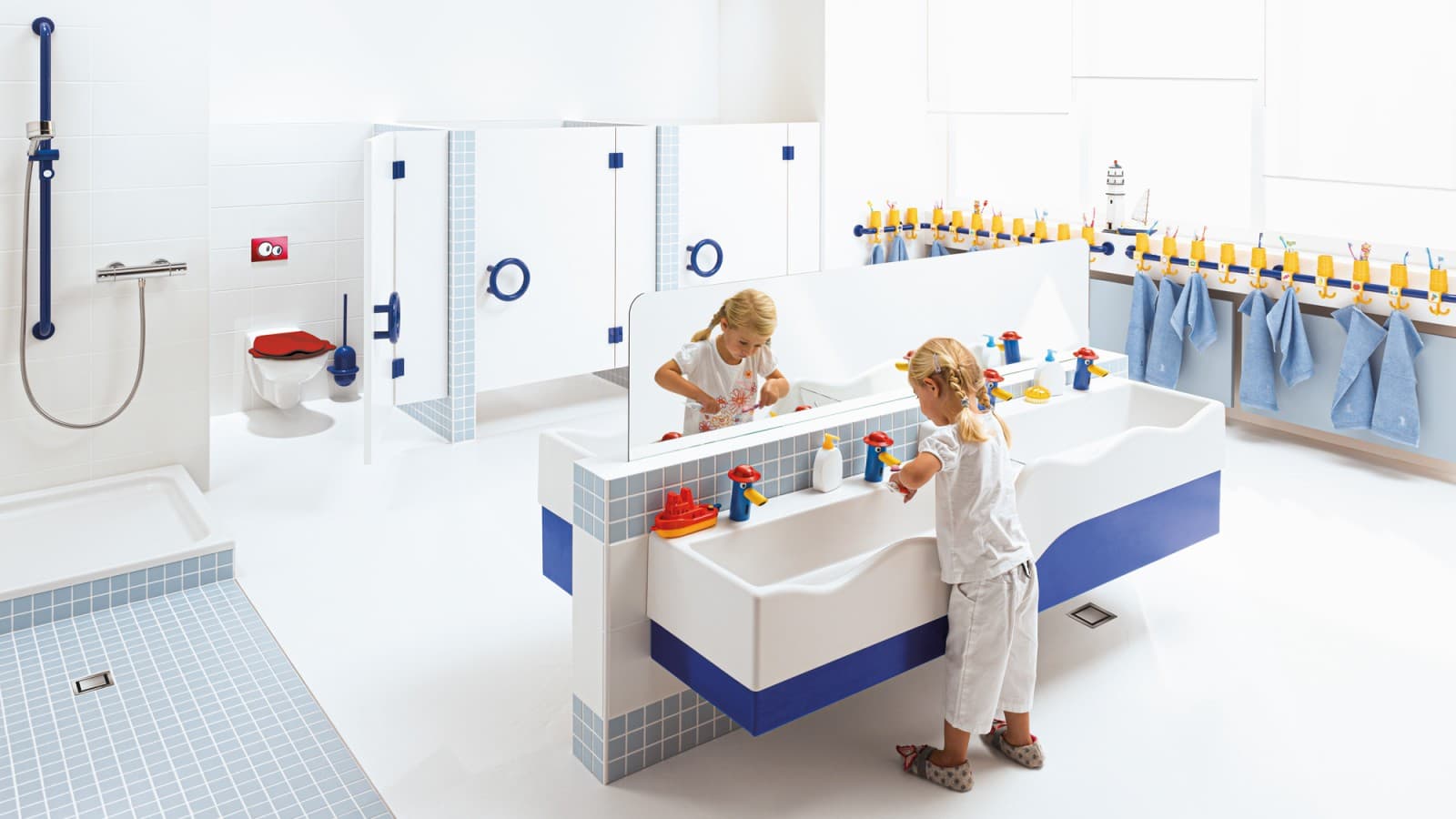 Kinderfreundliche Sanitärräume zur Hygieneerziehung mit der Badserie Geberit Bambini Kinderfreundliche Sanitärräume zur Hygieneerziehung mit der Badserie Geberit Bambini