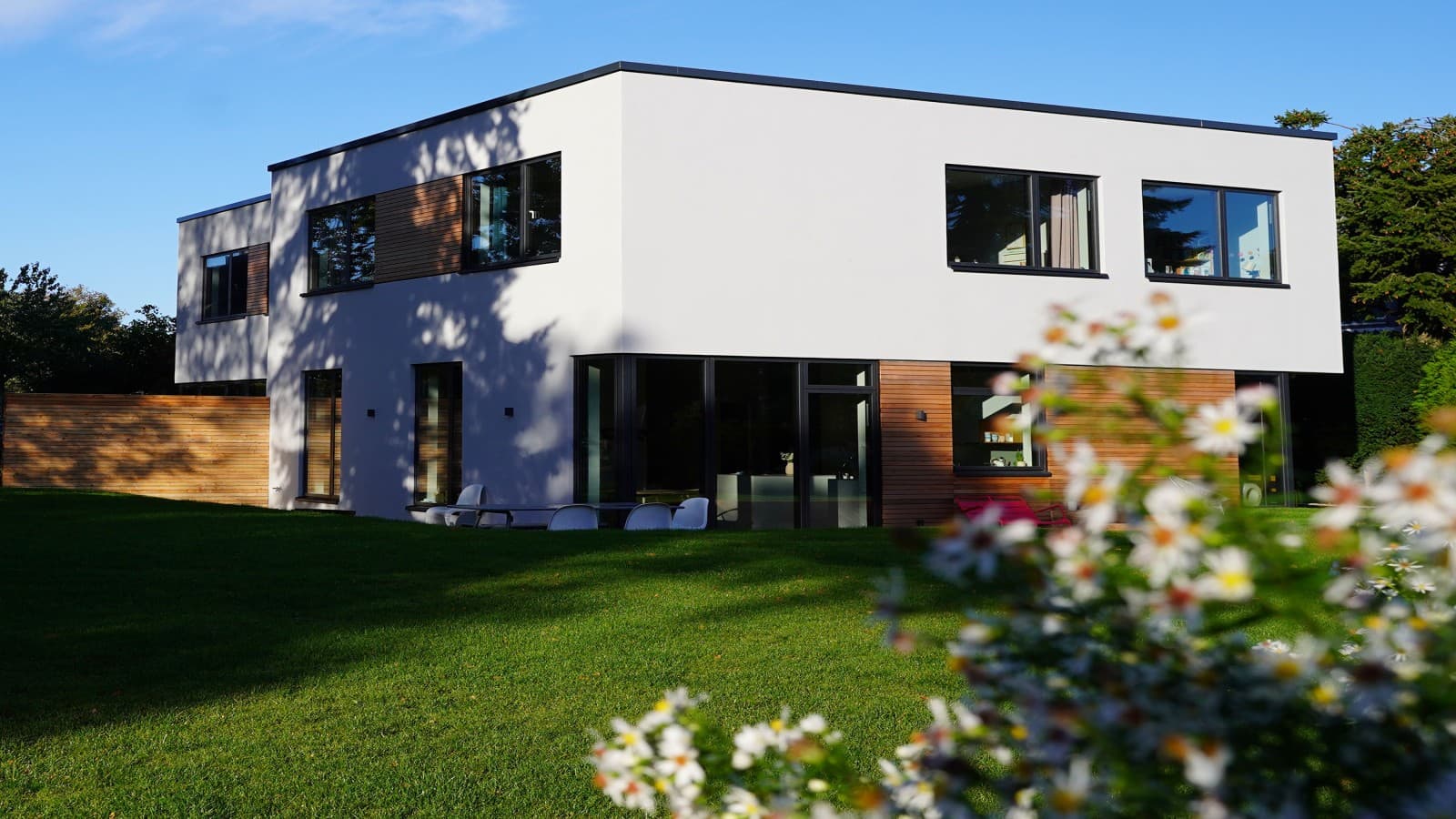 Doppelhaus der Familie Müller-Wiefel im Bauhausstil Doppelhaus der Familie Müller-Wiefel im Bauhausstil