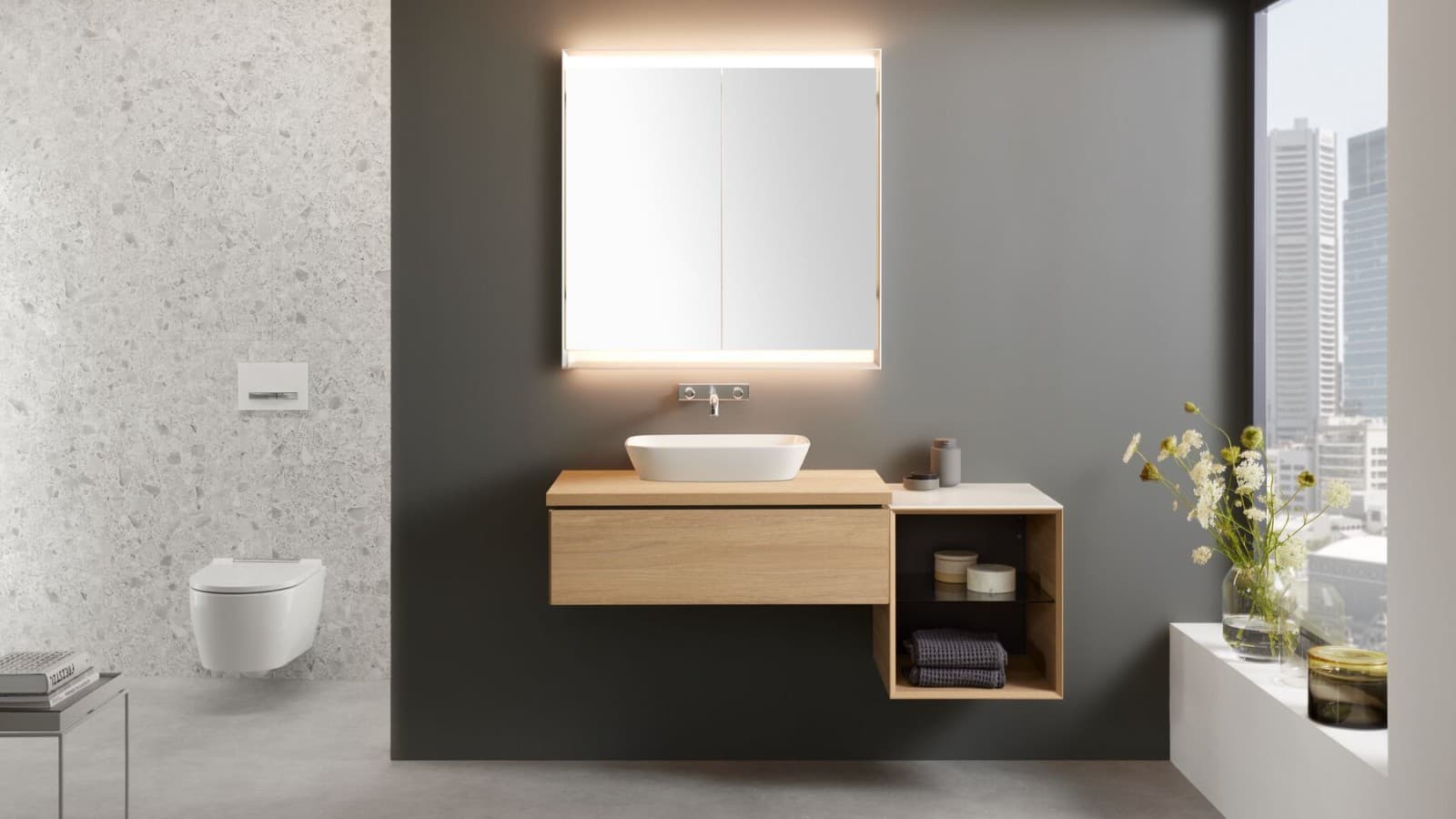 Geberit ONE Waschtisch mit Wandarmatur und Wand-WC Geberit ONE Waschtisch mit Wandarmatur und Wand-WC