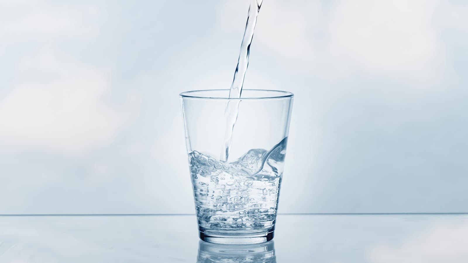 Trinkwasserhygiene mit dem Geberit Hygienesystem (© 2024 winyuu/Shutterstock) Trinkwasserhygiene mit dem Geberit Hygienesystem (© 2024 winyuu/Shutterstock)