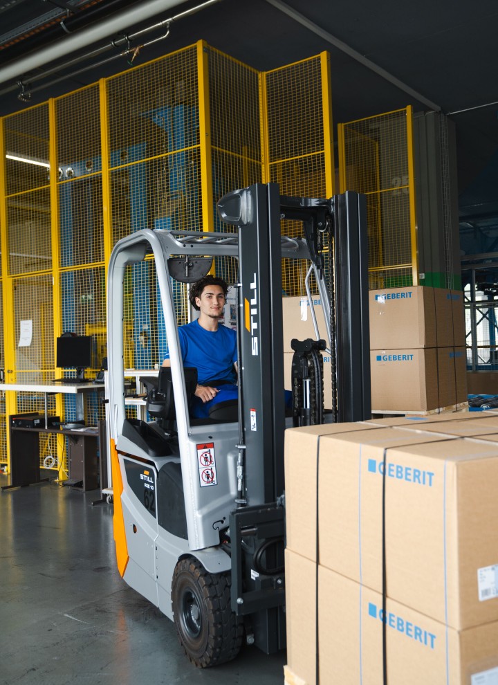 Auszubildender in der Logistik