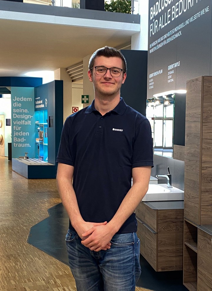 Markus Fröhlich, Geberit Mitarbeitender: Erst Pflichtpraktikum, dann Bachelorarbeit & nun Festanstellung. Markus Fröhlich, Geberit Mitarbeitender: Erst Pflichtpraktikum, dann Bachelorarbeit & nun Festanstellung.