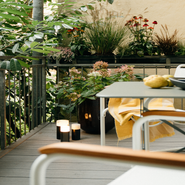 SoLebIch Apartment in München: Der gemütlich gestaltete Balkon (© bjfotografie) SoLebIch Apartment in München: Der gemütlich gestaltete Balkon (© bjfotografie)