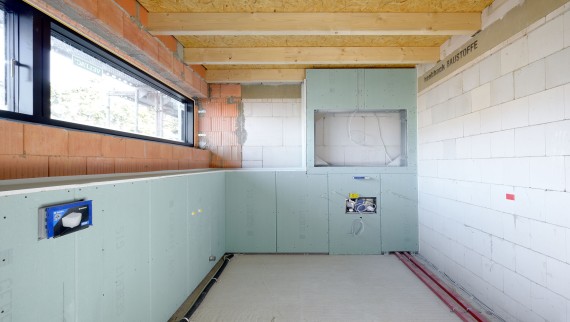 Die Systembeplankung im Familienbad des Mietshauses Die Systembeplankung im Familienbad des Mietshauses