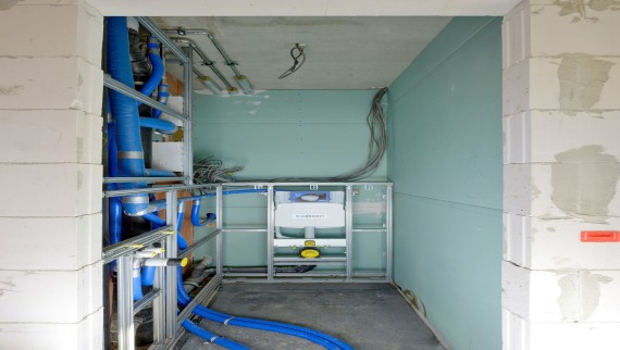 Das Mietshaus der Familie Müller-Wiefel: Rohinstallation Gäste-WC Das Mietshaus der Familie Müller-Wiefel: Rohinstallation Gäste-WC