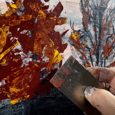 Für das Kunstwerk mit dem Motiv „Vier Bäume” verwendet Alex Diamond herbstliche Farben. Für das Kunstwerk mit dem Motiv „Vier Bäume” verwendet Alex Diamond herbstliche Farben.