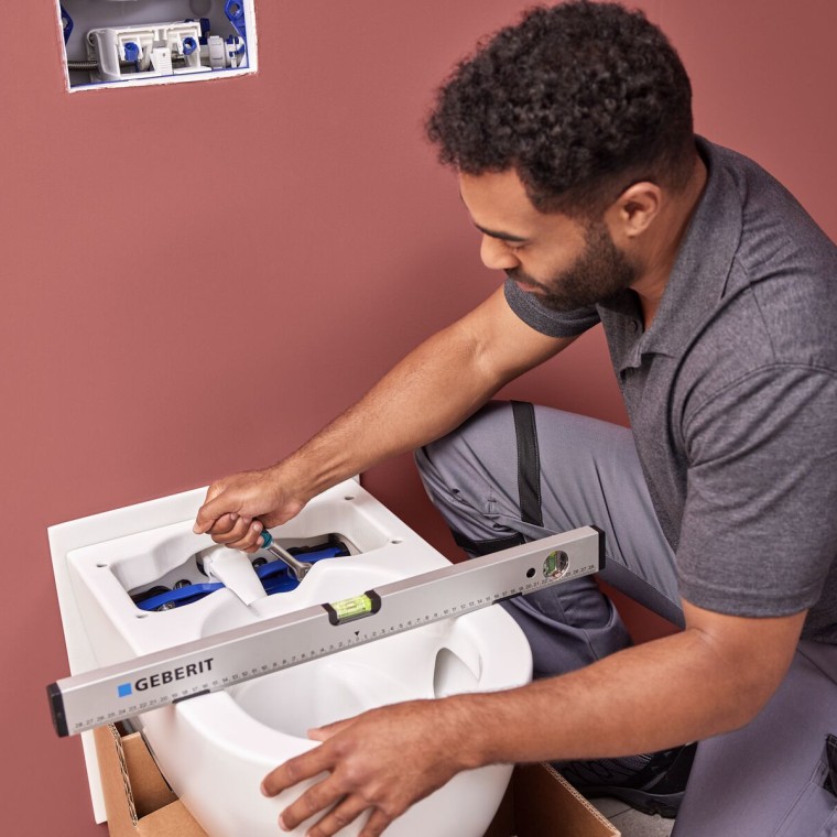 Geberit AquaClean Alba: Integrierter Tragrahmen