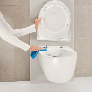 Spülrandloses iCon WC mit QuickRelease-Funktion für eine einfache Reinigung