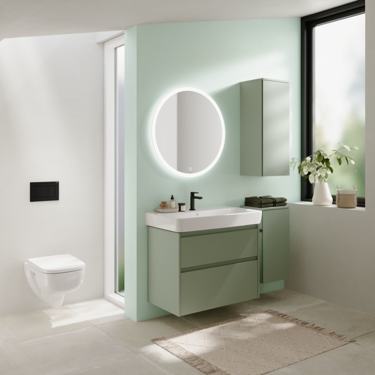 Durch das modulare Zusammenspiel von Waschtischunterschränken und Hochschränken entsteht auch in kleinen Badezimmern flexibel nutzbarer Stauraum – individuell planbar und stilvoll umgesetzt