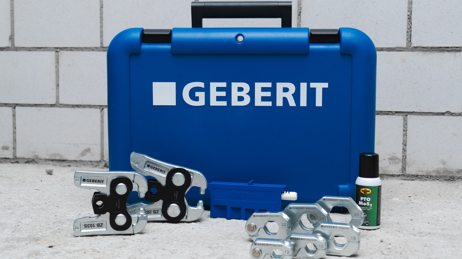 Die schwenkbaren Pressringe und Zwischenbacken für das Geberit Mapress System sind einzeln oder als Set im Koffer erhältlich.