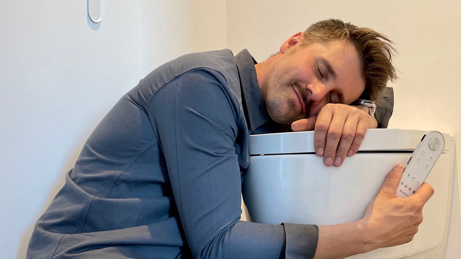 Thöre Schölermann und sein Geberit AquaClean Dusch-WC Thöre Schölermann und sein Geberit AquaClean Dusch-WC