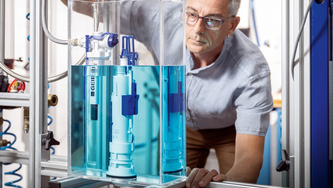Optimiertes Geberit Füllventil Typ 383 im Labor
