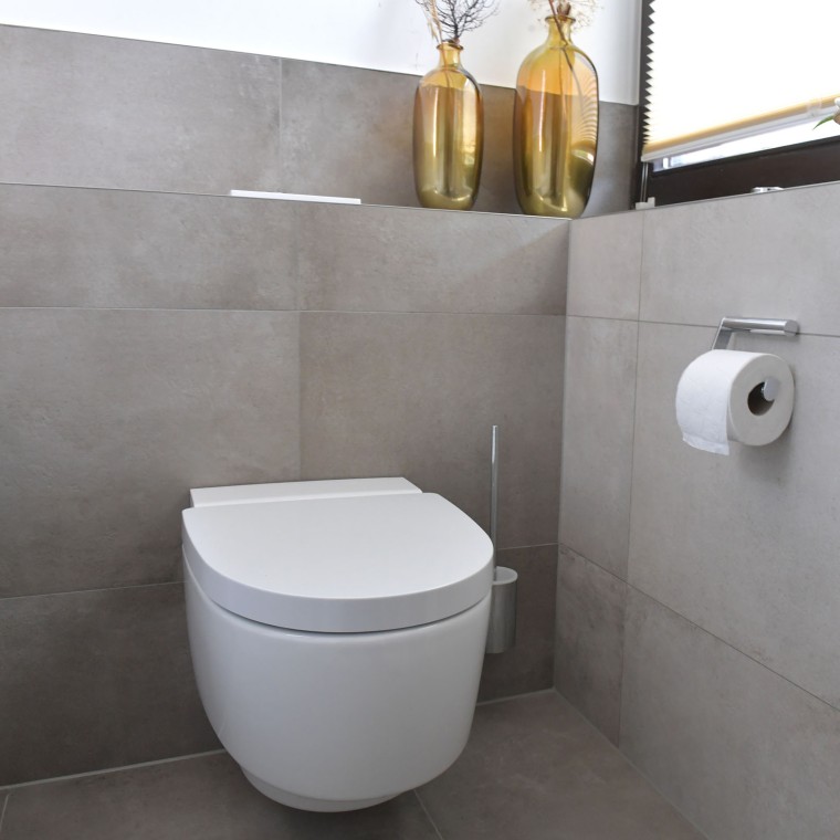 AquaClean Mera Classic Dusch-WC mit geschlossener Keramik AquaClean Mera Classic Dusch-WC mit geschlossener Keramik