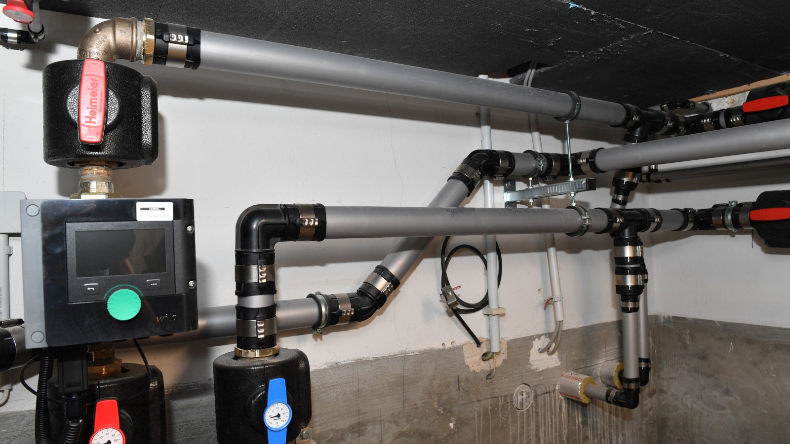 Die Heizungsanbindung mit dem Versorgungssystem Geberit FlowFit.