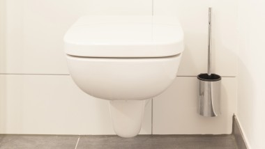 Geberit Renova Plan WC im modernen eckigen Design