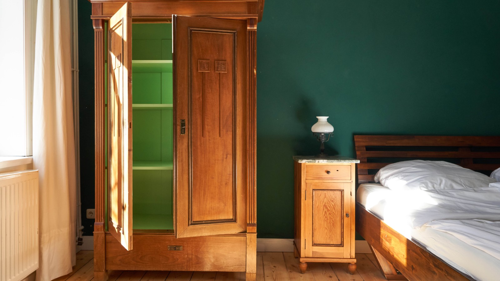 Ein gemütliches Zimmer in dem zum Gästehaus umgebauten Gutshaus. (Foto: Mel Bollag) Ein gemütliches Zimmer in dem zum Gästehaus umgebauten Gutshaus. (Foto: Mel Bollag)