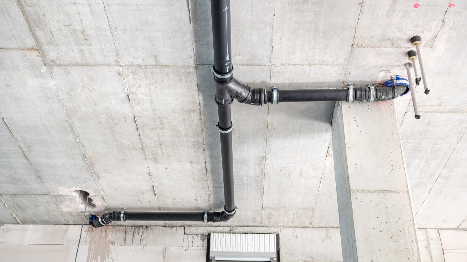 Weniger Rohrmeter durch den Verzicht von Umgehungsleitungen Weniger Rohrmeter durch den Verzicht von Umgehungsleitungen