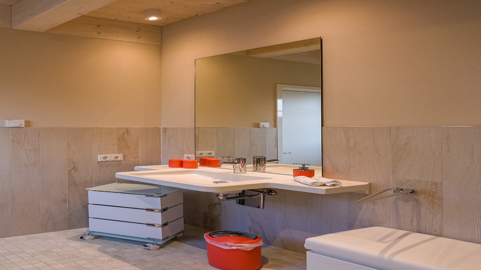 Unterfahrbarer Geberit Renova Comfort Waschtisch Unterfahrbarer Geberit Renova Comfort Waschtisch