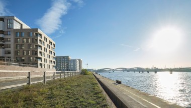 Blick aufs Wasser im Wohnprojekt "Festland", Hamburger HafenCity