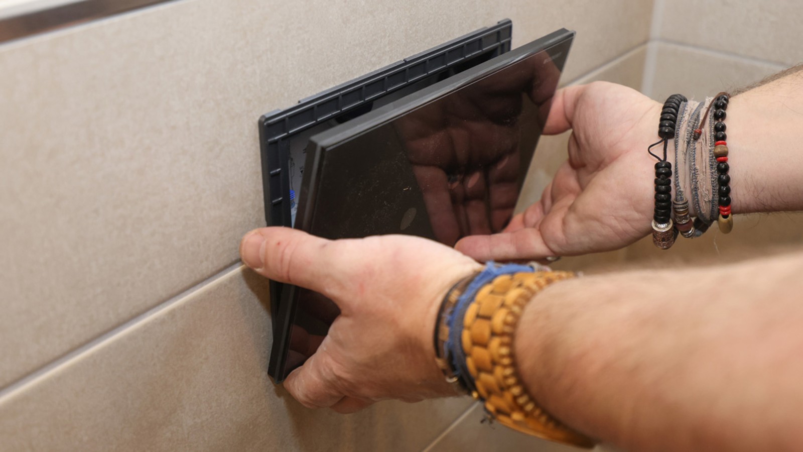 Betätigungsplatte Geberit Sigma80 im Hotel Rosenhof Betätigungsplatte Geberit Sigma80 im Hotel Rosenhof