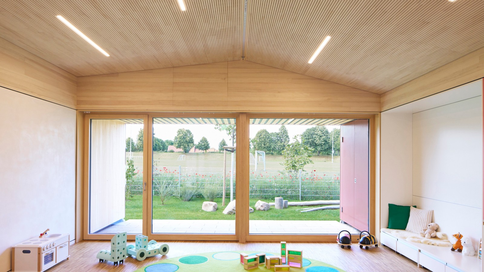 Heller, lichtdurchfluteter Kitaraum Heller, lichtdurchfluteter Kitaraum