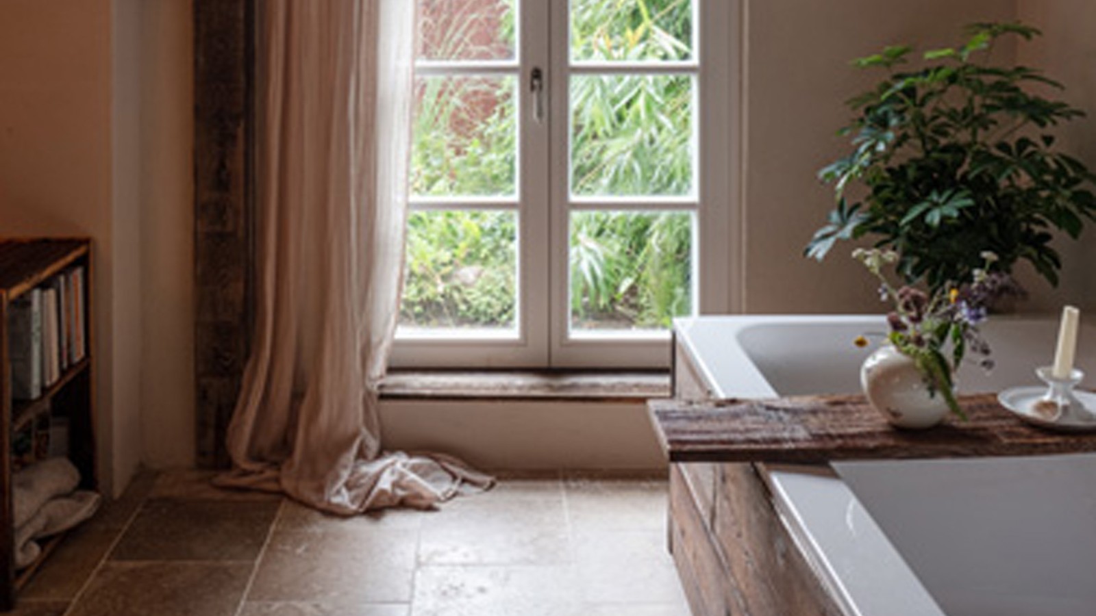 Ausblick aus dem Künstlerbad.