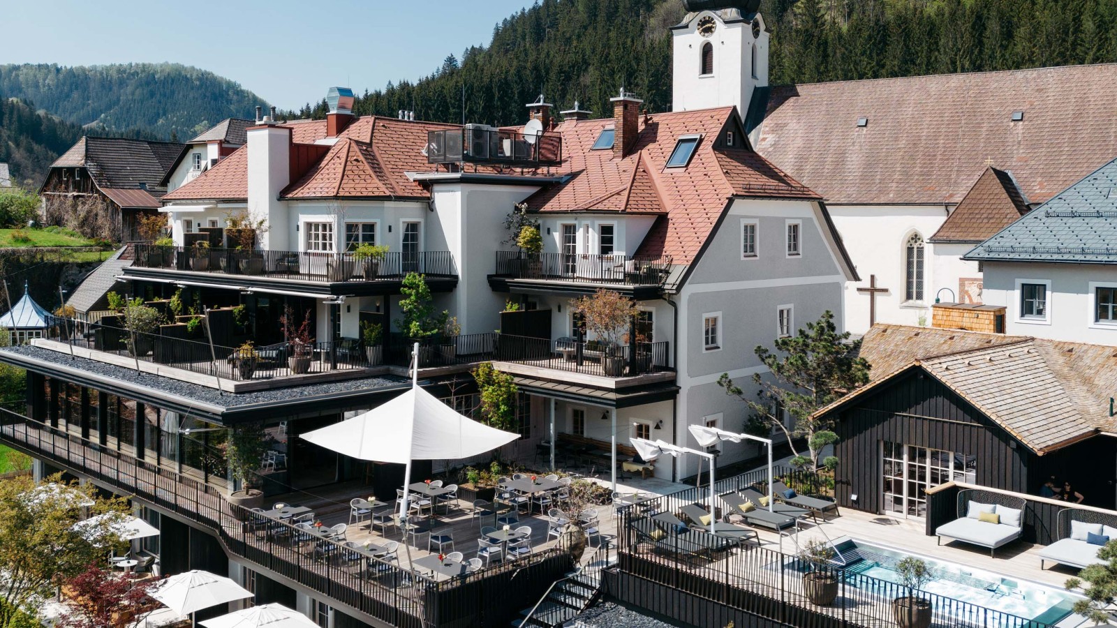 Außenansicht auf das Boutique Hotel Refugium Lunz. (© Gregor Hofbauer/Refugium Lunz) Außenansicht auf das Boutique Hotel Refugium Lunz. (© Gregor Hofbauer/Refugium Lunz)