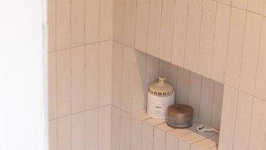 Integrierte Nischenablagebox in der Dusche Integrierte Nischenablagebox in der Dusche