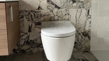 Dusch-WC Geberit AquaClean Sela. Dusch-WC Geberit AquaClean Sela.
