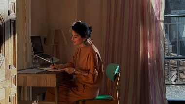 Büsra Qadir bei der Badplanung. Büsra Qadir bei der Badplanung.