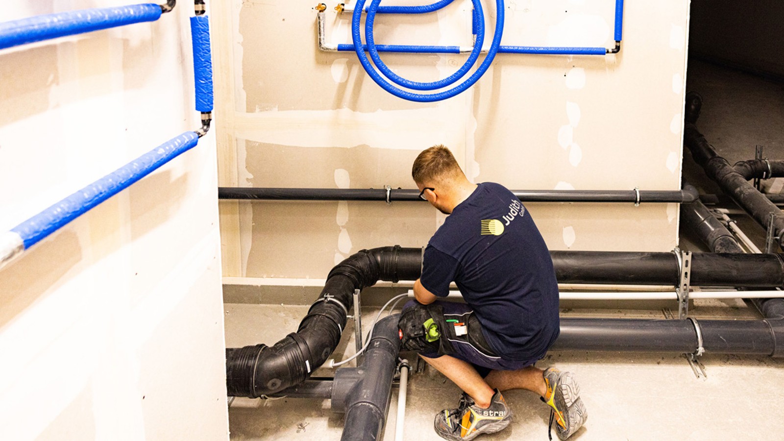 Beim Entwässerungssystem im wellnest fiel die Wahl auf Geberit Silent-Pro und Silent-PP. Beim Entwässerungssystem im wellnest fiel die Wahl auf Geberit Silent-Pro und Silent-PP.