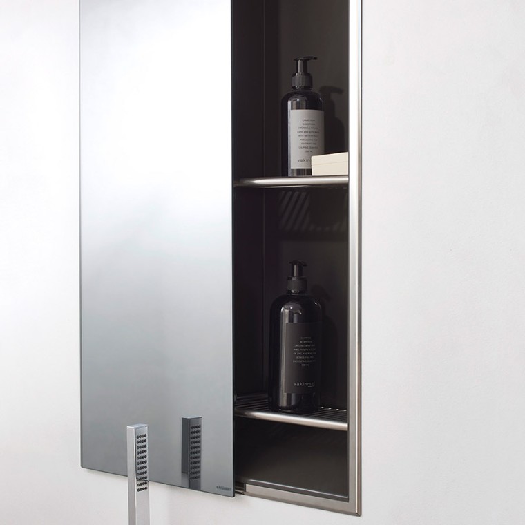 Die Nischenablagebox in der Dusche bietet Stauraum und schafft Bewegungsfreiheit. Die Nischenablagebox in der Dusche bietet Stauraum und schafft Bewegungsfreiheit.