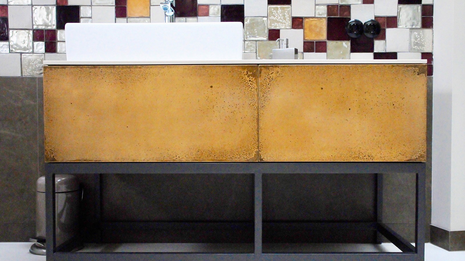 Individuell designter Waschtisch Individuell designter Waschtisch