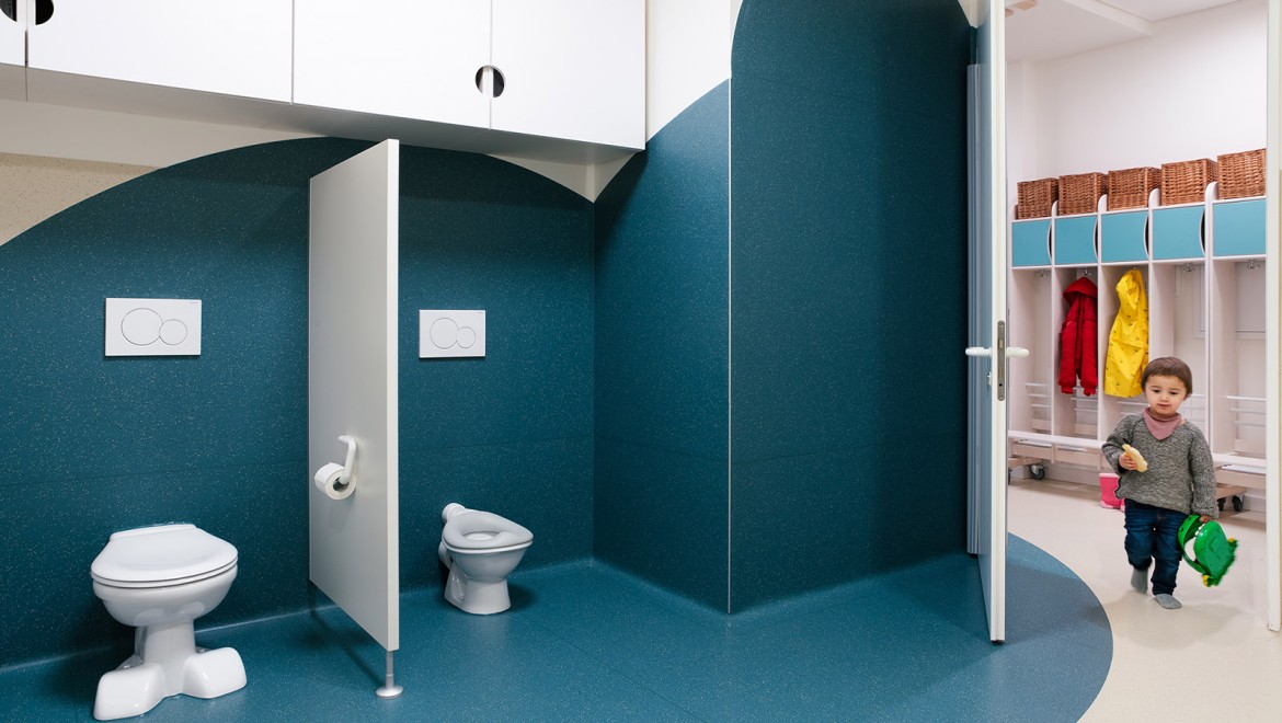 WC-Bereich mit Geberit Bambini WCs WC-Bereich mit Geberit Bambini WCs