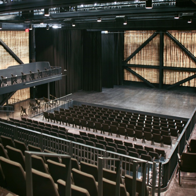 Kunstwerk "Crosstown Arts Theater" im Crosstown Concourse, Memphis, TN von Ben Butler (© Ben Butler). Kunstwerk "Crosstown Arts Theater" im Crosstown Concourse, Memphis, TN von Ben Butler (© Ben Butler).