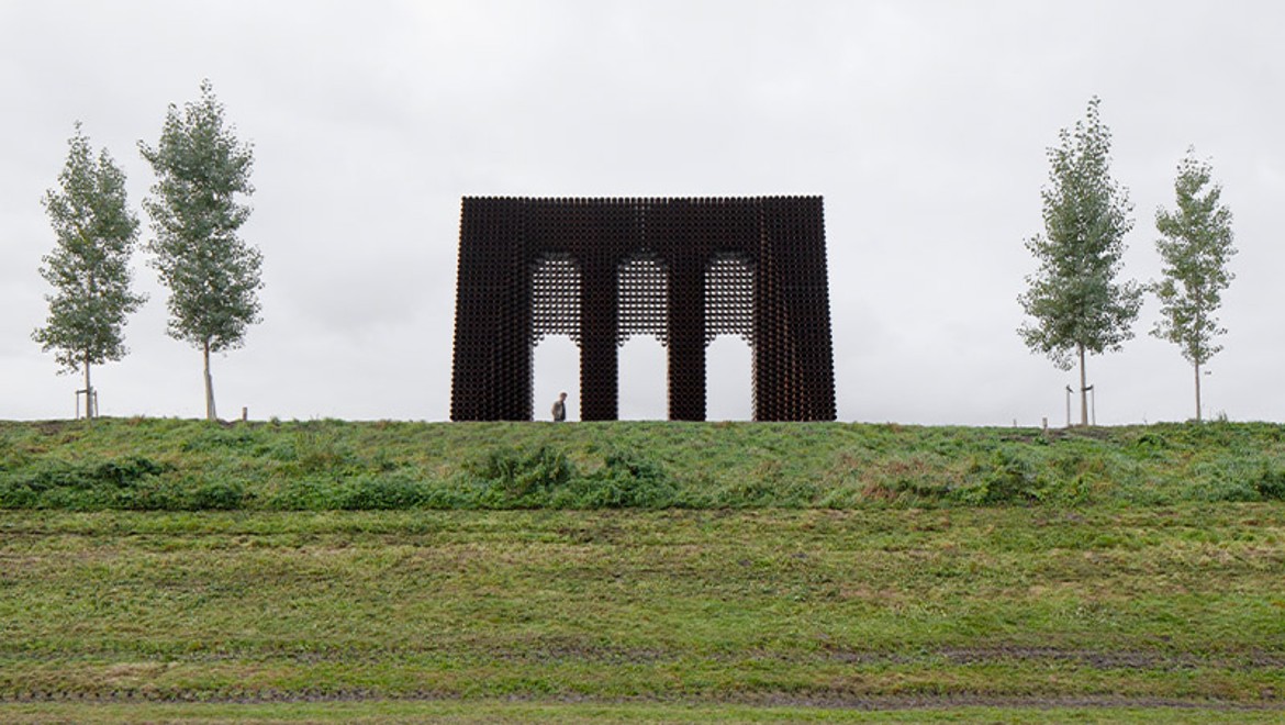 Werk »Water Line Monument« von Gijs Van Vaerenbergh