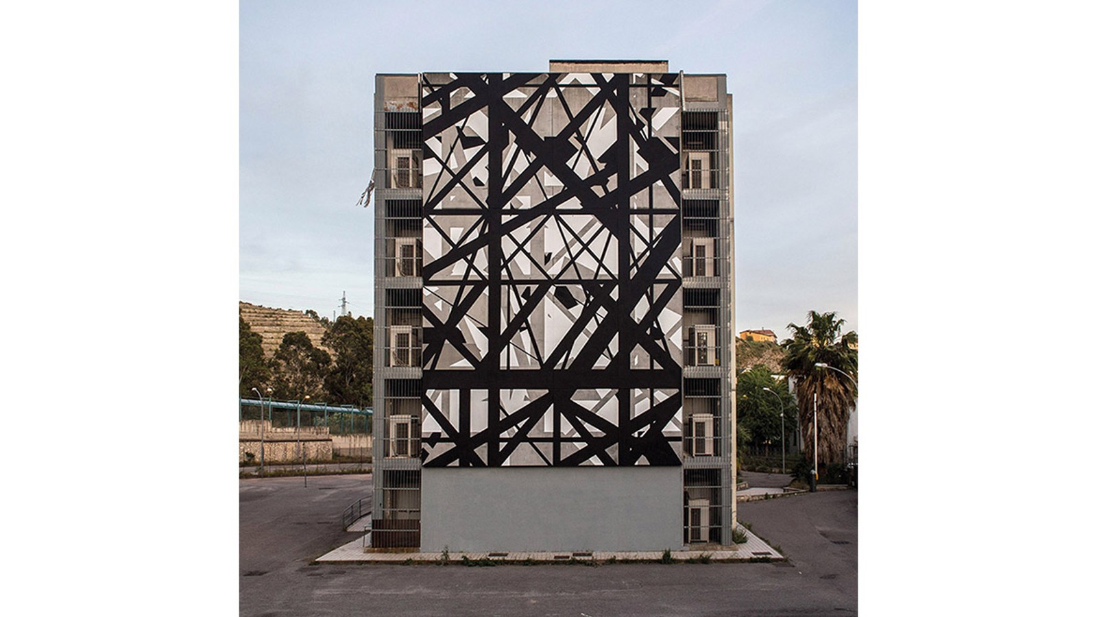 Die komplexen Strukturen tauchen sowohl in Galerieformaten... Die komplexen Strukturen tauchen sowohl in Galerieformaten...