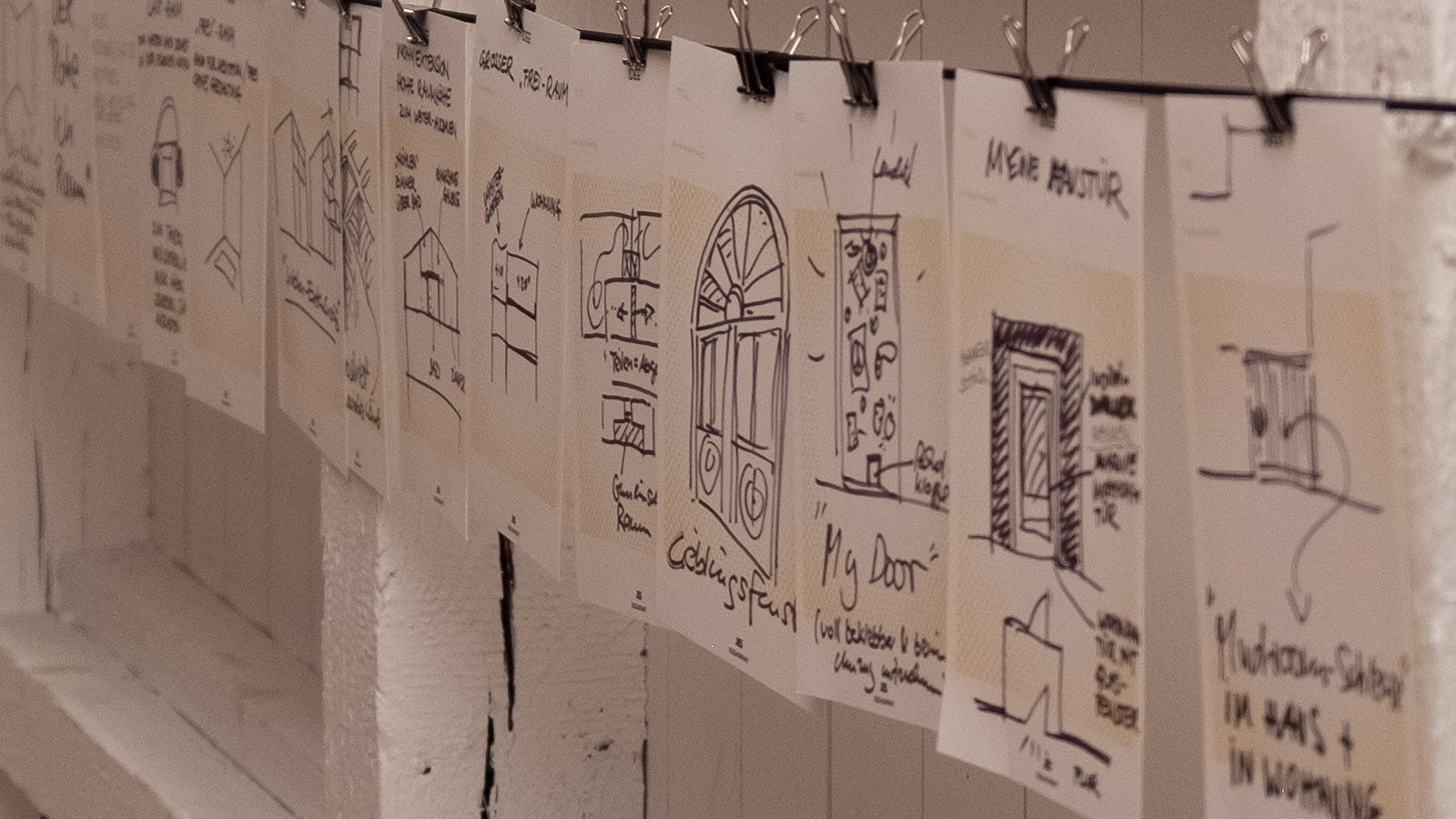 Gemeinsames Nachdenken über das Badezimmer: “Warum kann der Kleiderschrank nicht neben der Dusche sein?” Gemeinsames Nachdenken über das Badezimmer: “Warum kann der Kleiderschrank nicht neben der Dusche sein?”