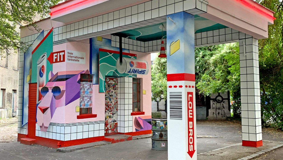 Gestaltung der FIT Tankstelle während der Urban Art Week in Berlin 2019. Gestaltung der FIT Tankstelle während der Urban Art Week in Berlin 2019.