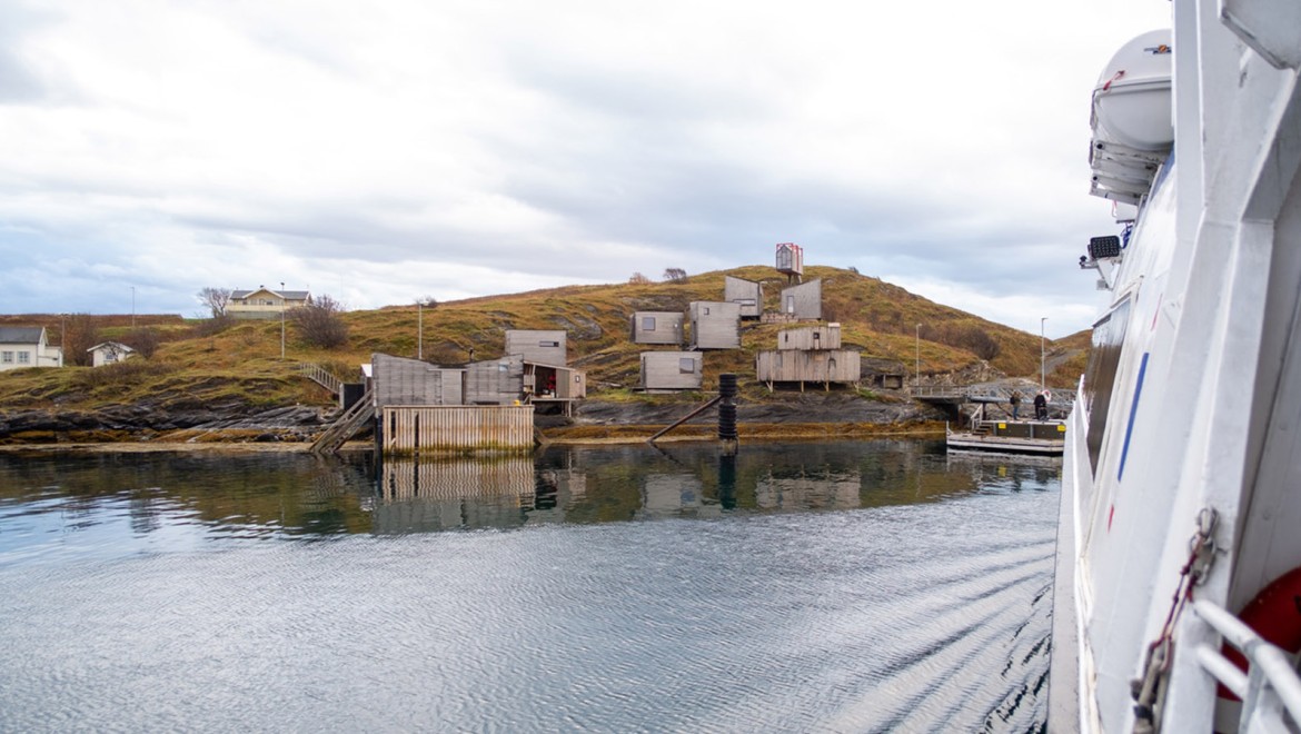 Das Arctic Hideaway vom Schiff aus fotografiert