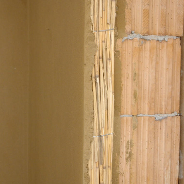 Reet hinter Wandputz Reet hinter Wandputz