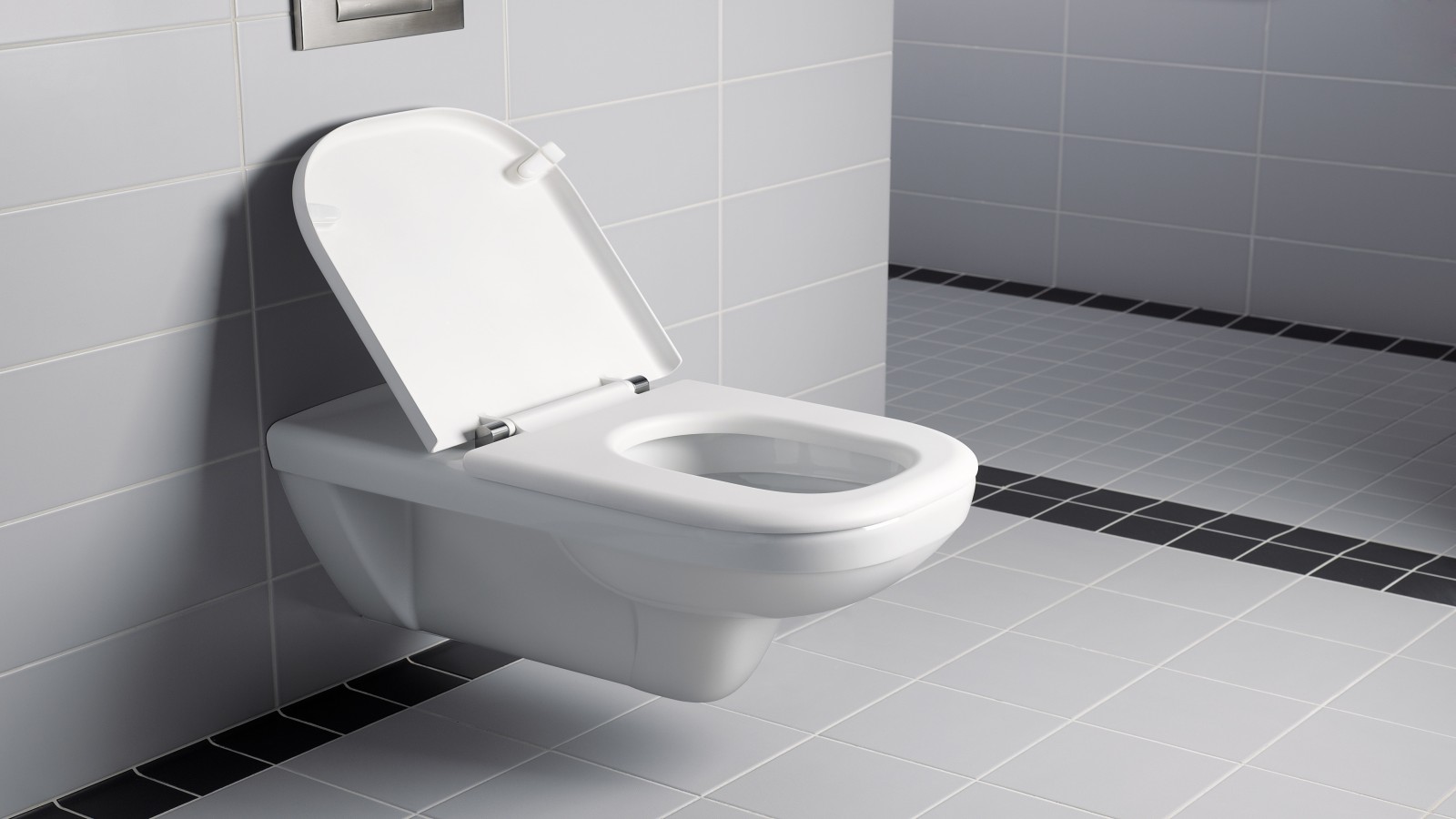 Ein WC mit vergrößerter Ausladung hilft unter anderem beim Übersetzen aus dem Rollstuhl. Ein WC mit vergrößerter Ausladung hilft unter anderem beim Übersetzen aus dem Rollstuhl.