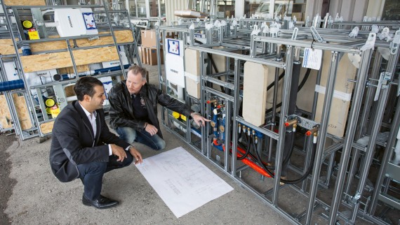 In Gebäuden mit mehreren baugleichen Badezimmern bietet der Einbau von vorgefertigten Sanitärwänden sowohl Kosten- als auch Planungssicherheit. In Gebäuden mit mehreren baugleichen Badezimmern bietet der Einbau von vorgefertigten Sanitärwänden sowohl Kosten- als auch Planungssicherheit.