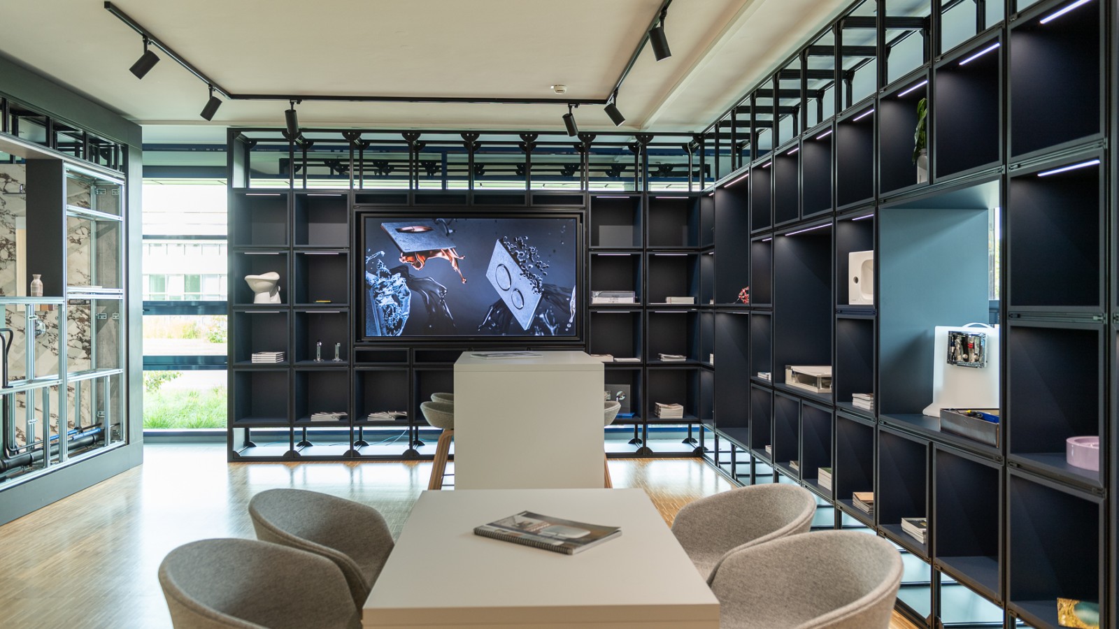 Aufenthaltsbereich in der Ausstellung im BäderForum und GIZ Langenfeld. Aufenthaltsbereich in der Ausstellung im BäderForum und GIZ Langenfeld.