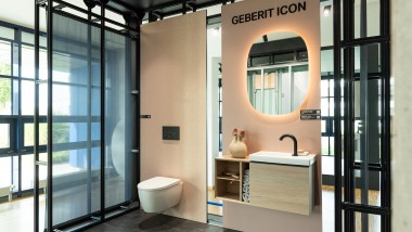 Badserie Geberit iCon in der Ausstellung im BäderForum und GIZ Langenfeld. Badserie Geberit iCon in der Ausstellung im BäderForum und GIZ Langenfeld.