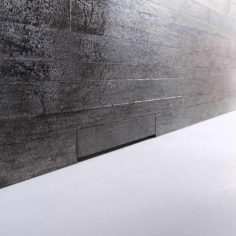 Geberit Wandablauf mit individuell gestalteter Abdeckung Geberit Wandablauf mit individuell gestalteter Abdeckung