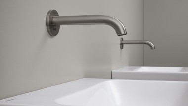 Geberit Piave Wandarmatur mit berührungsloser Auslösung im runden Design in Edelstahl gebürstet Geberit Piave Wandarmatur mit berührungsloser Auslösung im runden Design in Edelstahl gebürstet