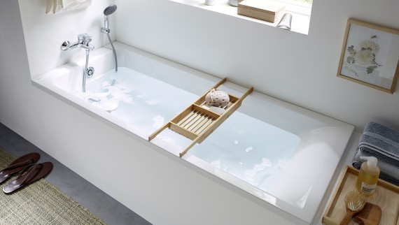 Geberit Renova Plan Badewanne in klassisch rechteckigem Design.