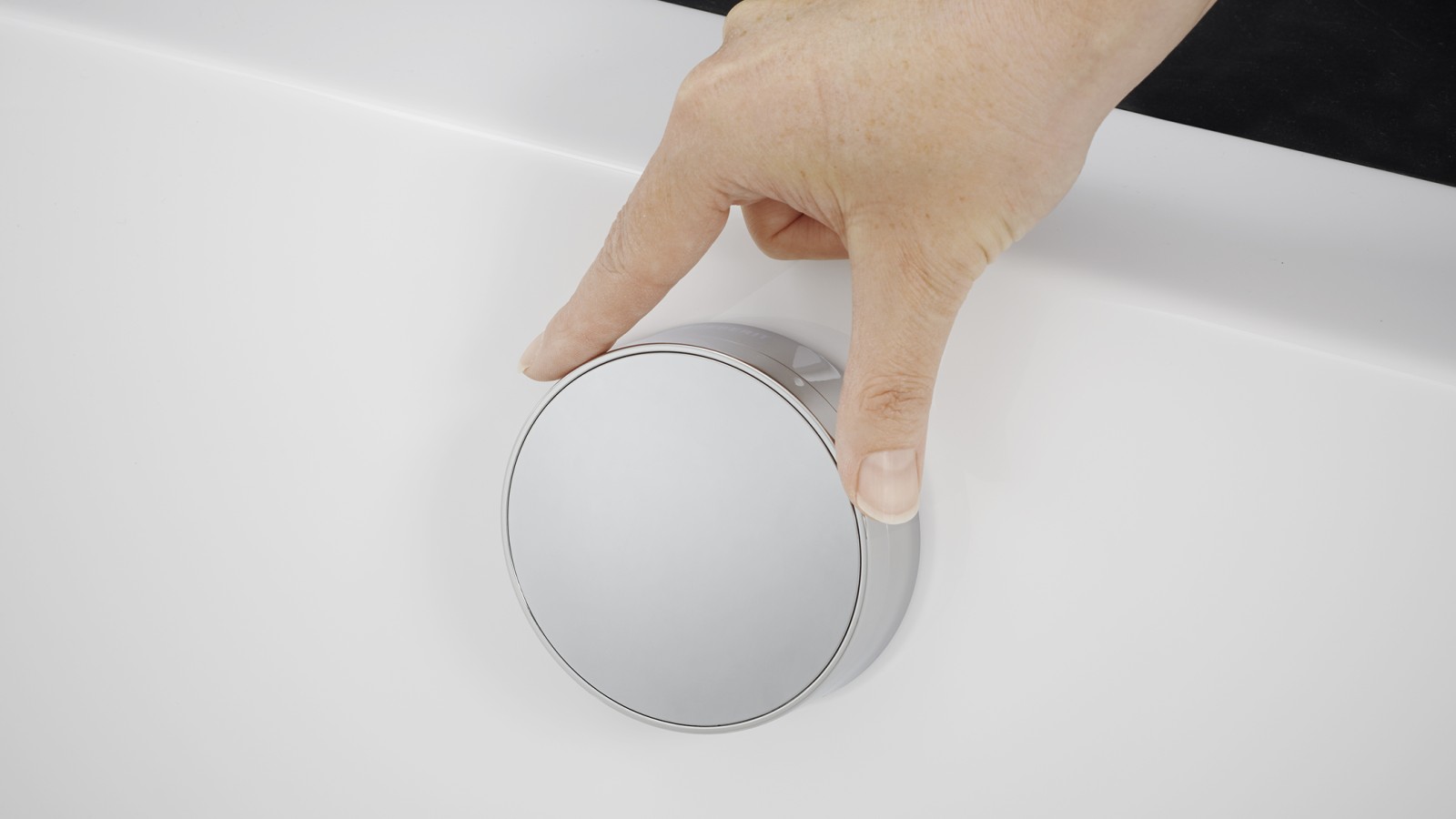 Badewannenablauf mit Drehbetätigung Badewannenablauf mit Drehbetätigung