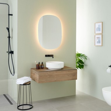 Geberit Option Oval Spiegel mit VariForm Aufsatzwaschbecken und Möbel Geberit Option Oval Spiegel mit VariForm Aufsatzwaschbecken und Möbel